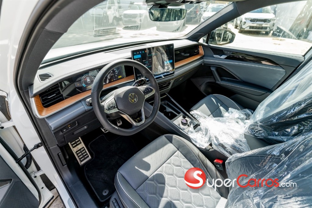 2026 Ford EDGE Titanium — foto 6 / 9