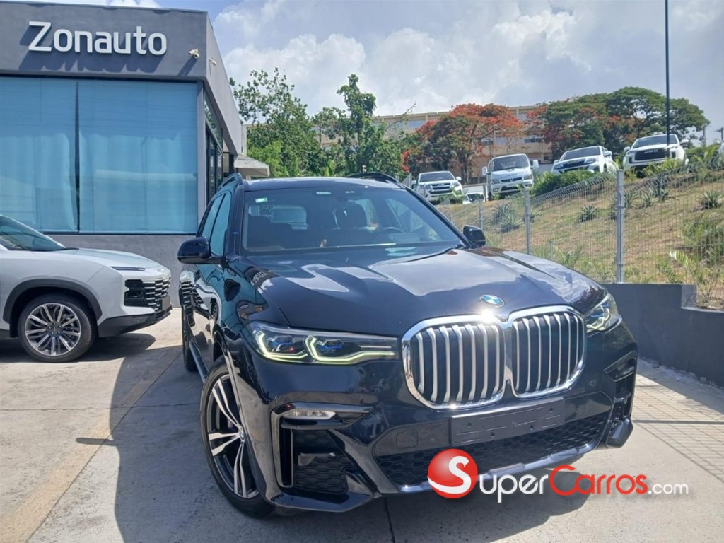 2021 BMW X 7 xDrive 40i Mpackage — foto 2 / 12