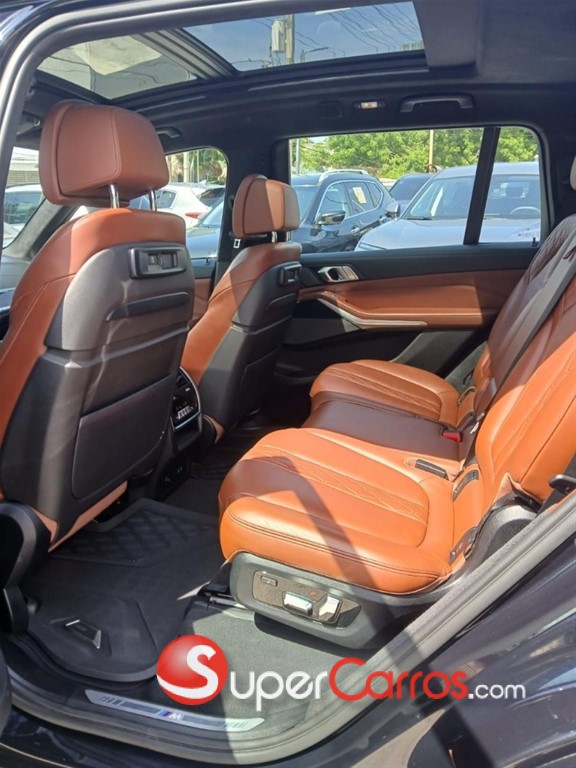 2021 BMW X 7 xDrive 40i Mpackage — foto 6 / 12