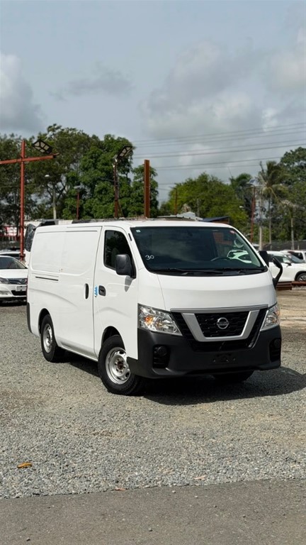 2021 Nissan NV 350 — foto 2 / 9