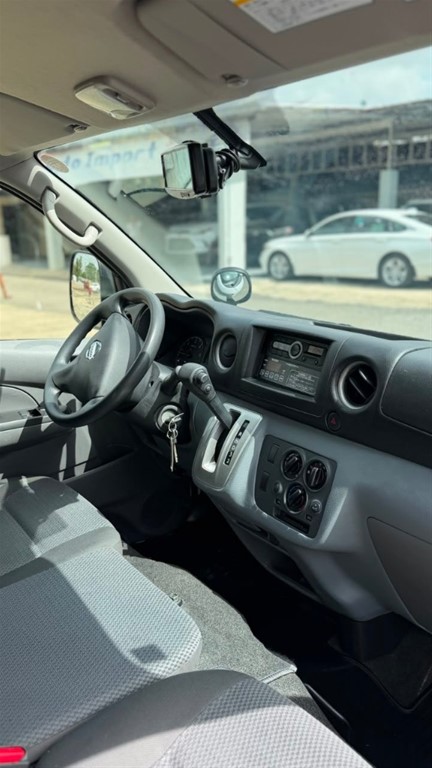 2021 Nissan NV 350 — foto 8 / 9