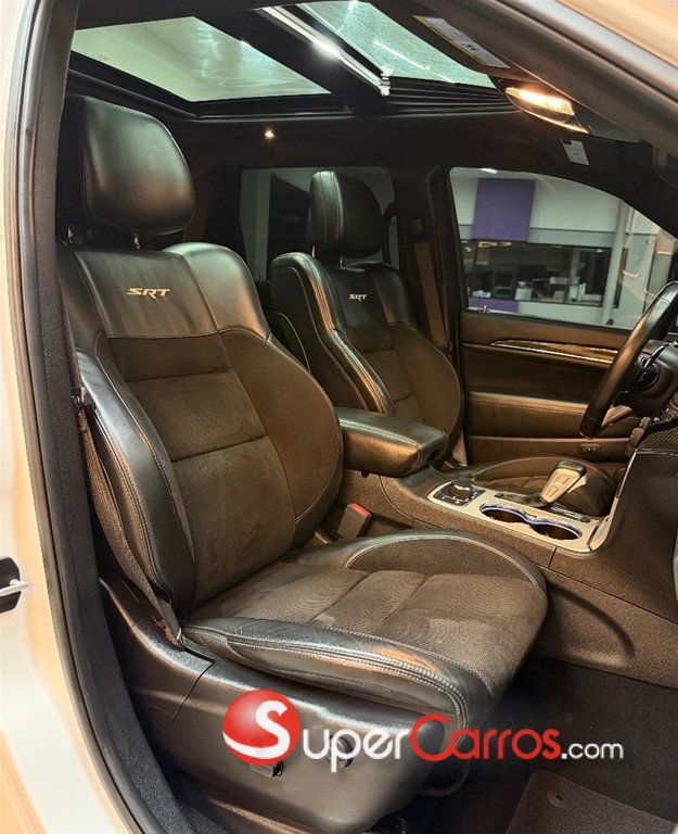 2020 Jeep Grand Cherokee SRT8 — foto 6 / 12