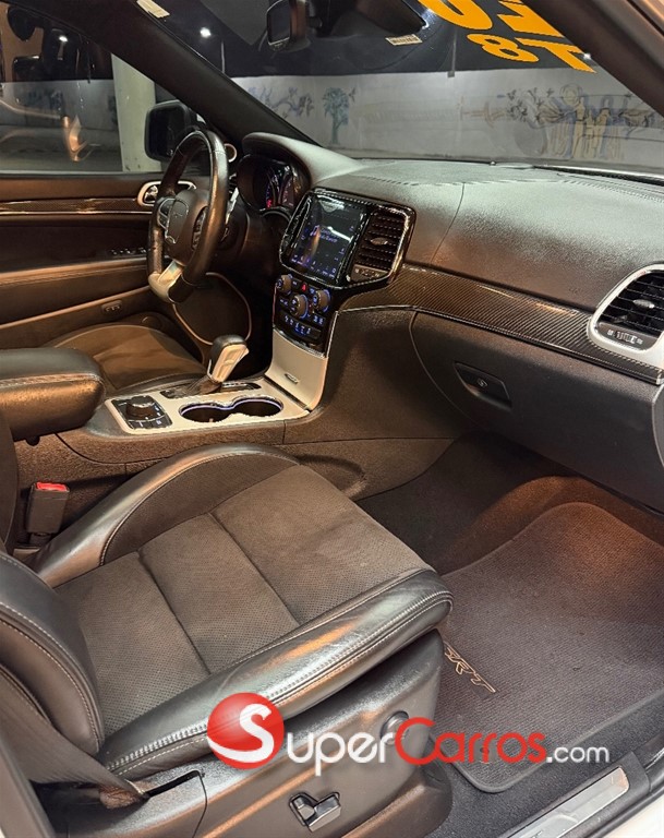 2020 Jeep Grand Cherokee SRT8 — foto 10 / 12