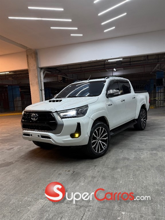 2018 Toyota Hilux SR5