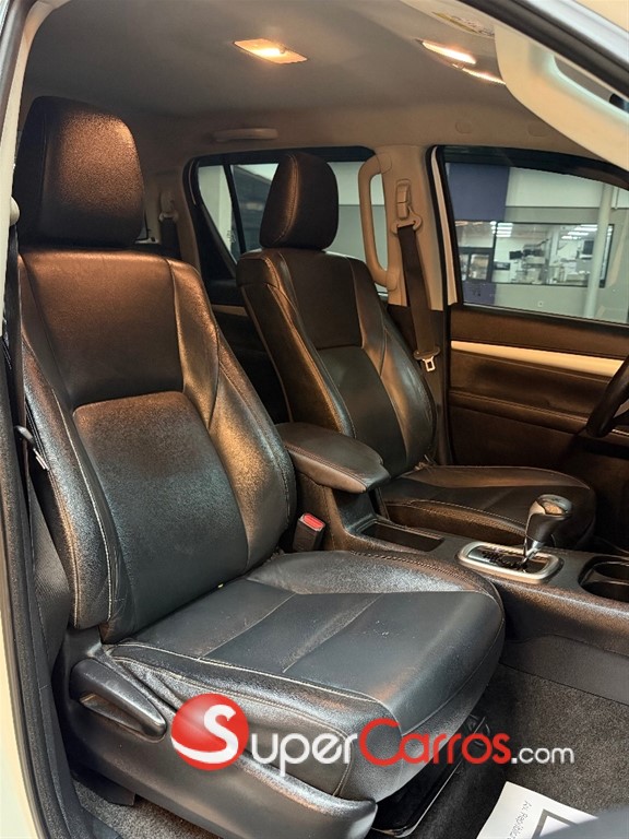 2018 Toyota Hilux SR5 — foto 6 / 12