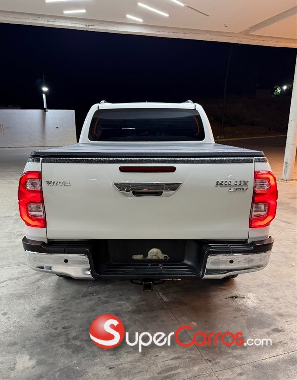 2018 Toyota Hilux SR5 — foto 9 / 12