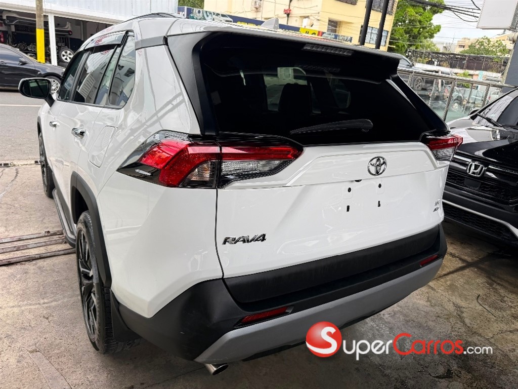 2024 Toyota RAV4 LE — foto 2 / 9