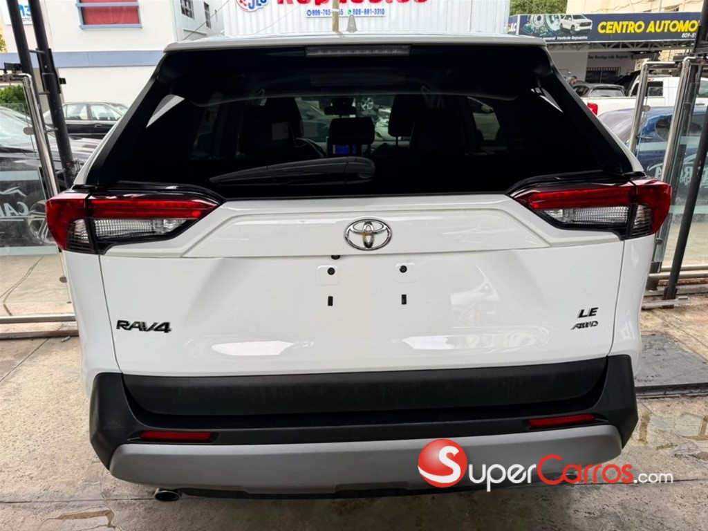 2024 Toyota RAV4 LE — foto 3 / 9