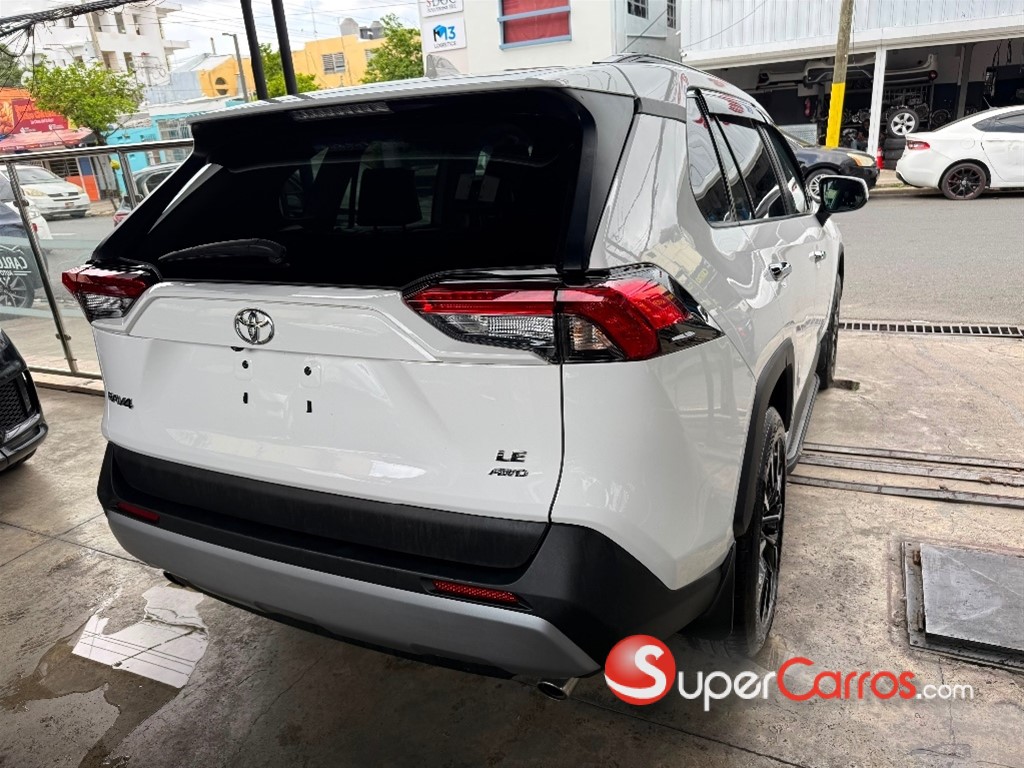 2024 Toyota RAV4 LE — foto 8 / 9