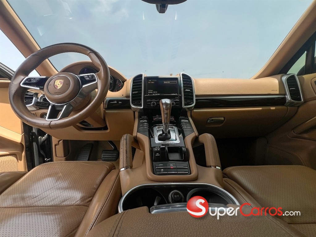 2016 Porsche Cayenne — foto 9 / 9
