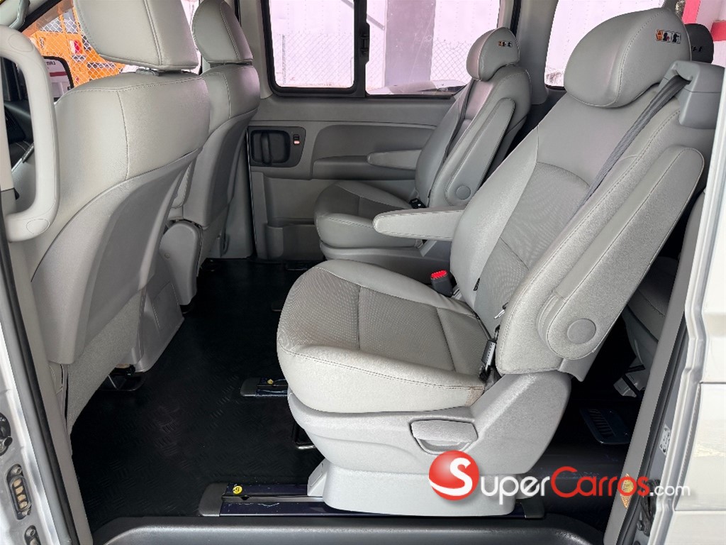 2021 Hyundai Grand Starex — foto 8 / 11