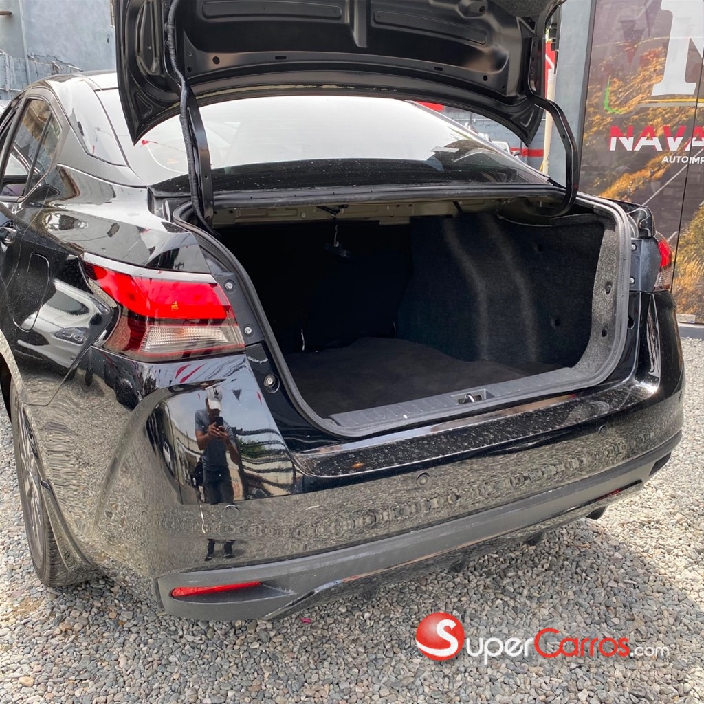 2020 Nissan Versa SV — foto 5 / 12