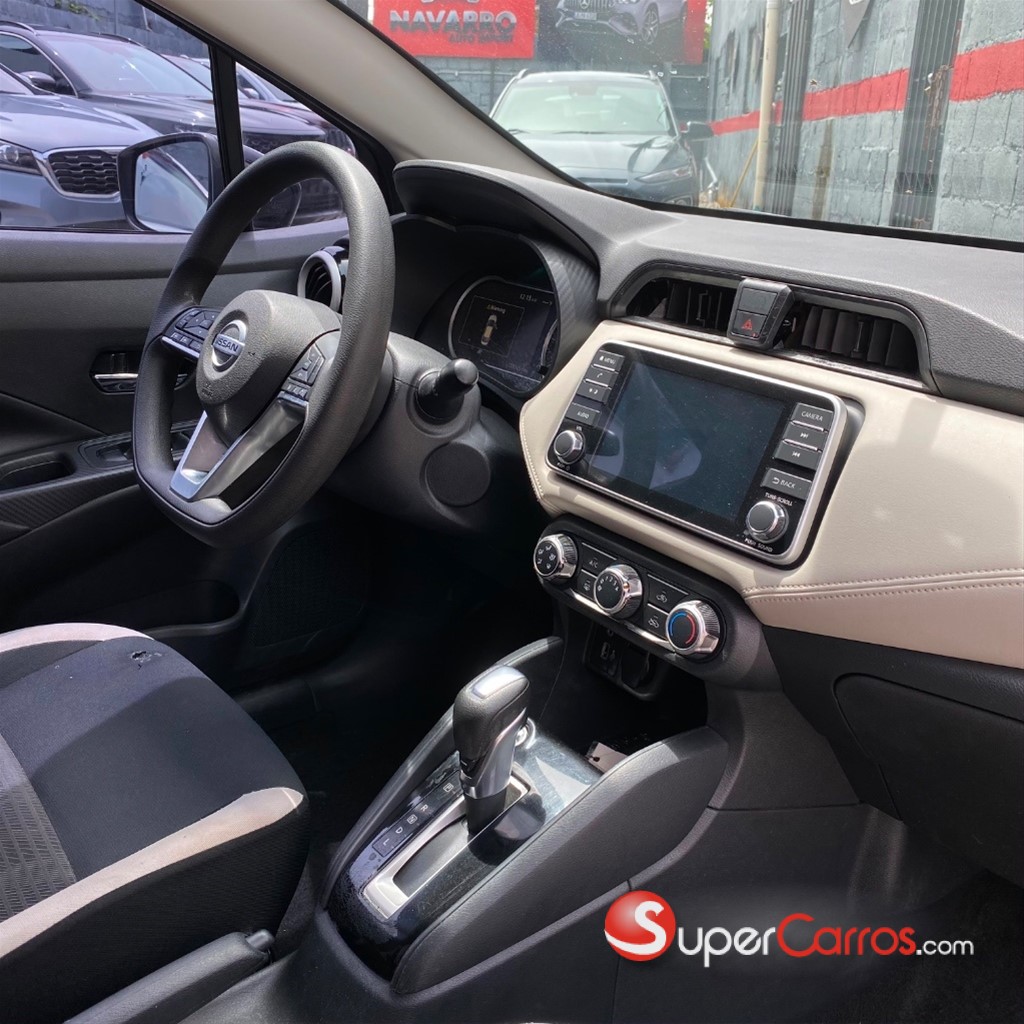 2020 Nissan Versa SV — foto 7 / 12