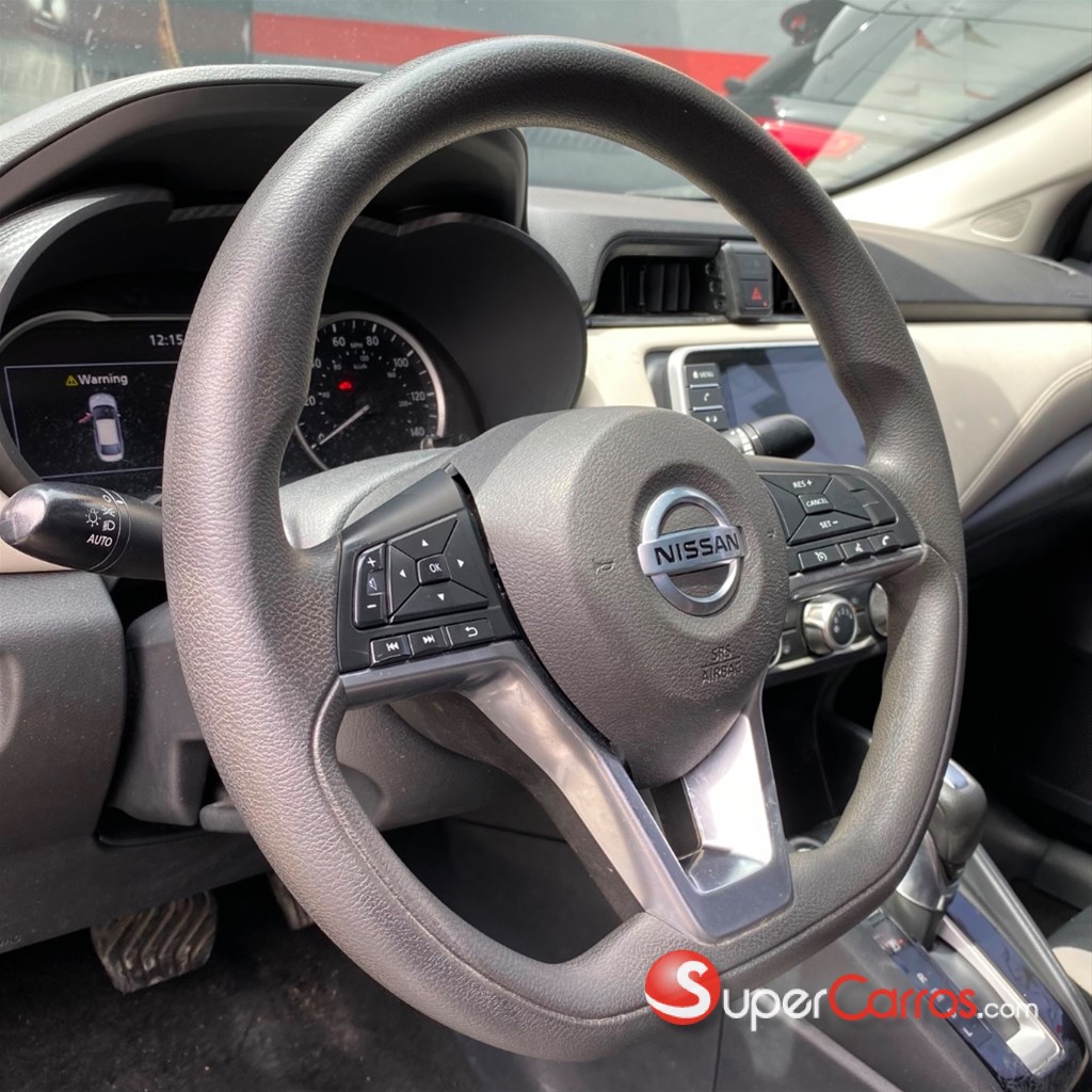 2020 Nissan Versa SV — foto 8 / 12