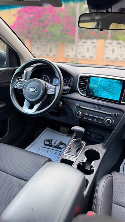 2020 Kia Sportage LX — foto 9 / 10
