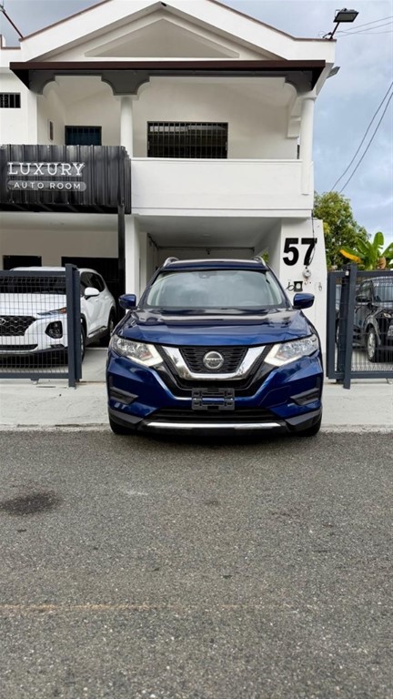 2020 Nissan Rogue SV — foto 2 / 12