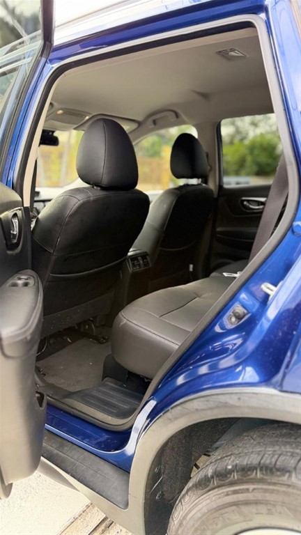 2020 Nissan Rogue SV — foto 4 / 12