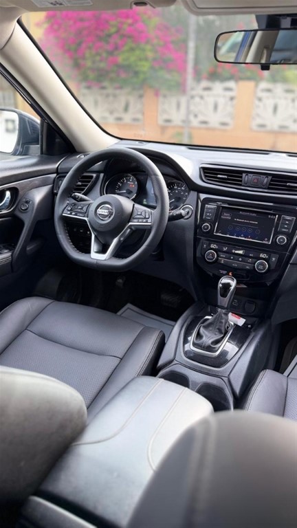 2020 Nissan Rogue SV — foto 10 / 12