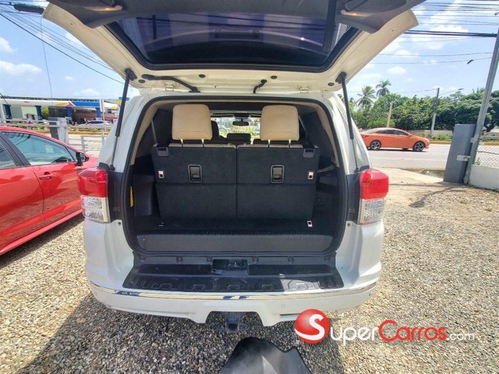 2013 Toyota 4 Runner SR5 — foto 2 / 12