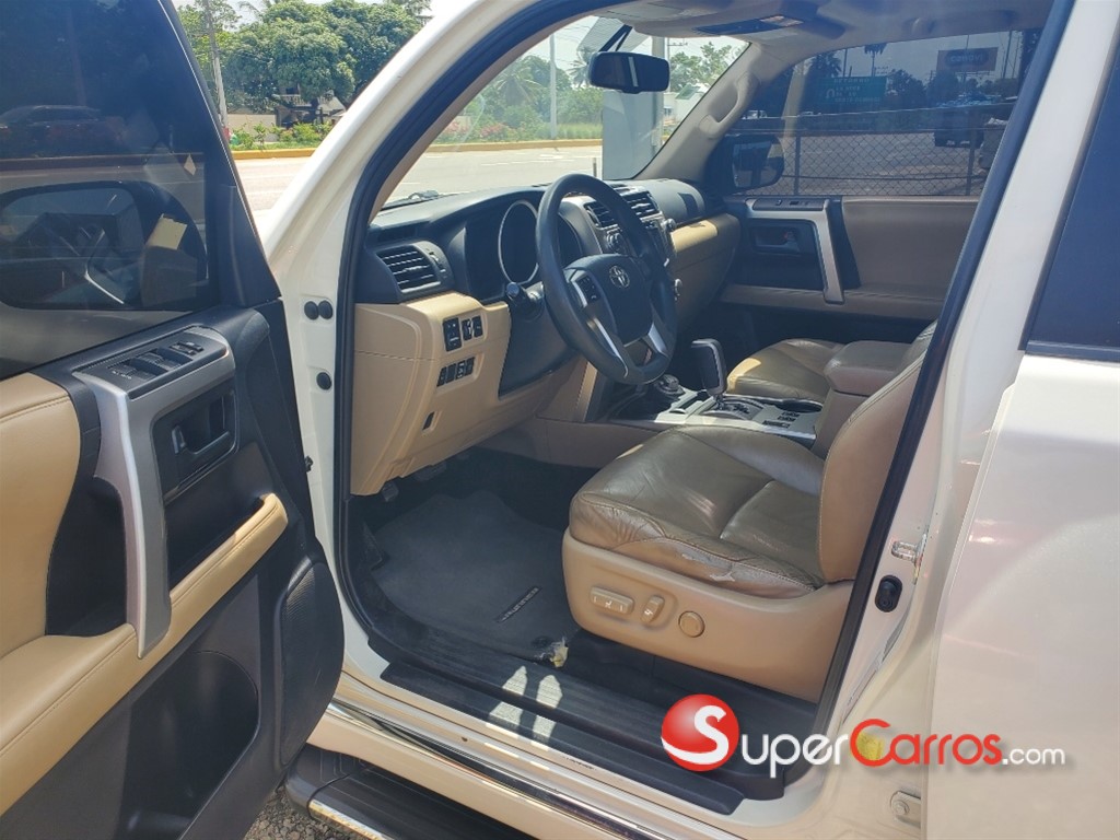 2013 Toyota 4 Runner SR5 — foto 4 / 12