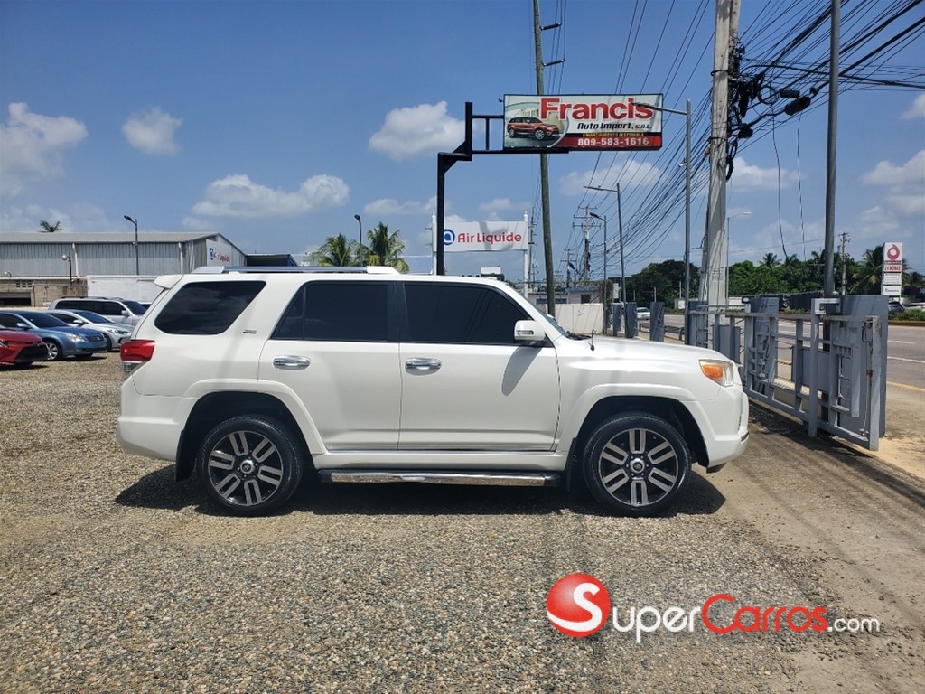 2013 Toyota 4 Runner SR5 — foto 6 / 12