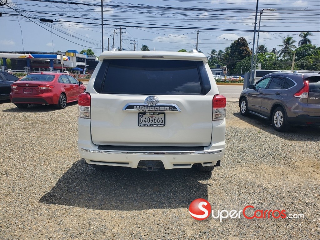 2013 Toyota 4 Runner SR5 — foto 8 / 12