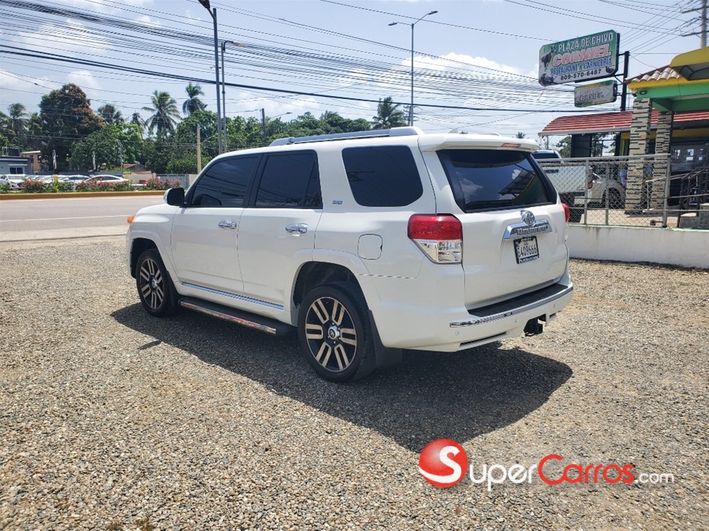 2013 Toyota 4 Runner SR5 — foto 9 / 12