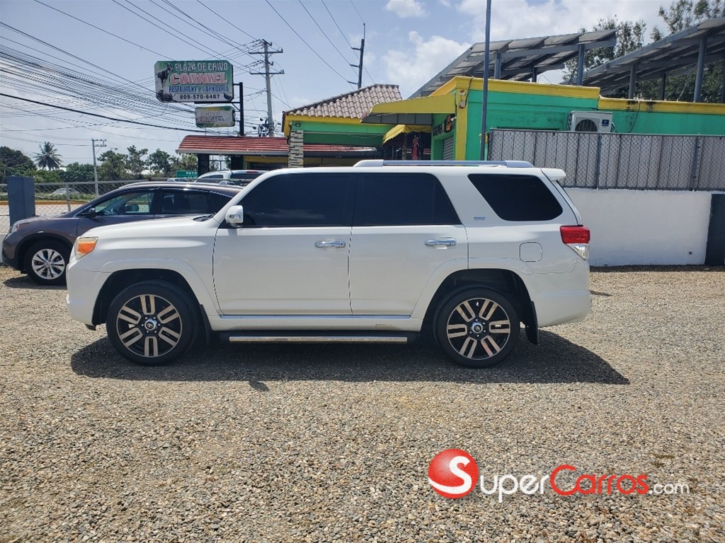 2013 Toyota 4 Runner SR5 — foto 10 / 12