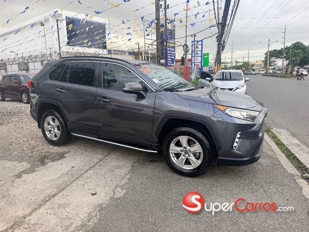 2021 Toyota RAV4 XLE — foto 3 / 10