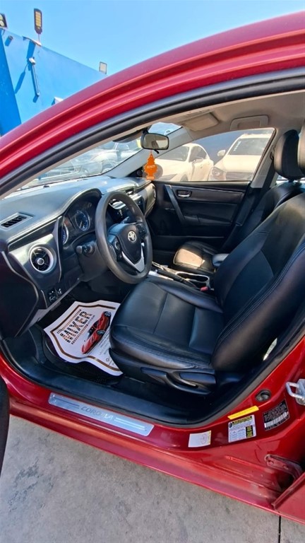 2017 Toyota Corolla LE — foto 8 / 9