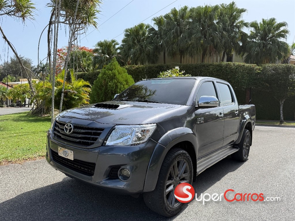 2015 Toyota Hilux SRV