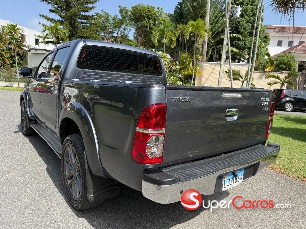 2015 Toyota Hilux SRV — foto 5 / 10