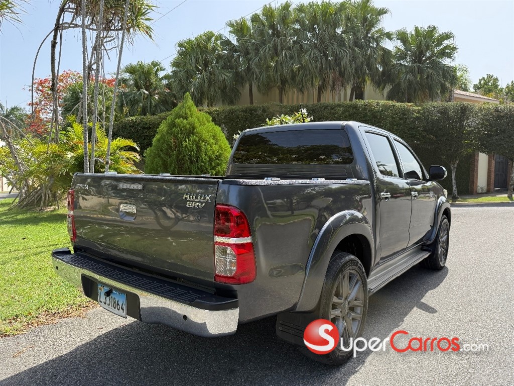 2015 Toyota Hilux SRV — foto 6 / 10