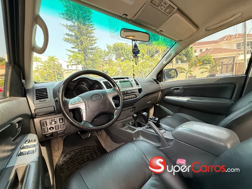2015 Toyota Hilux SRV — foto 7 / 10
