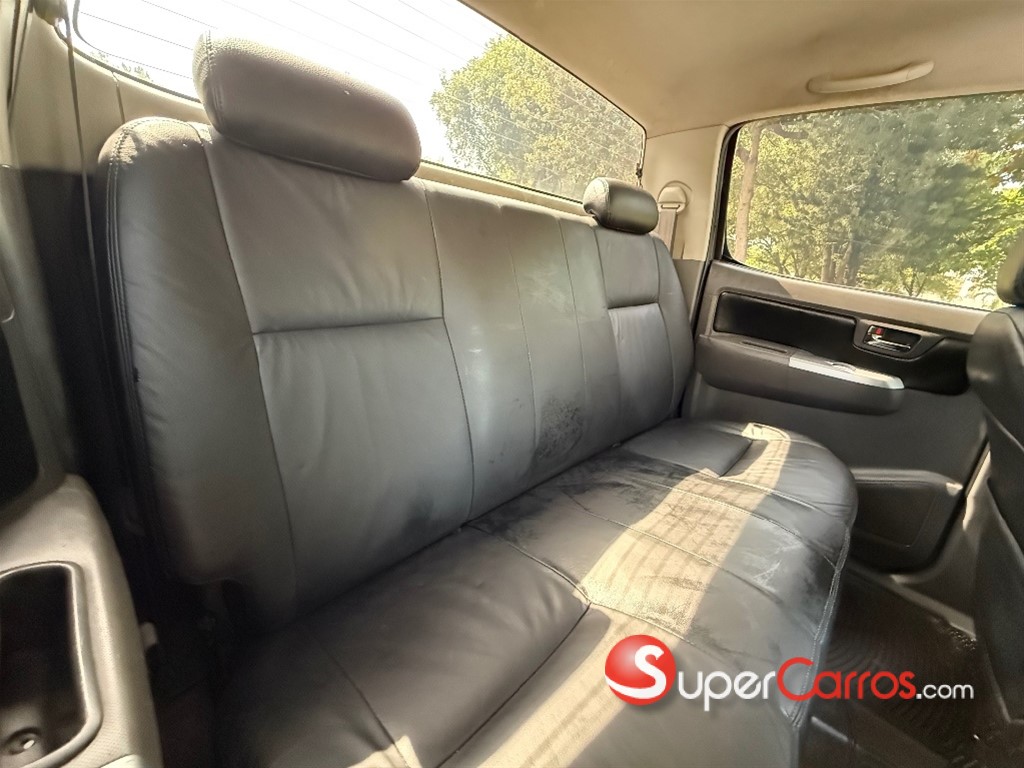 2015 Toyota Hilux SRV — foto 9 / 10