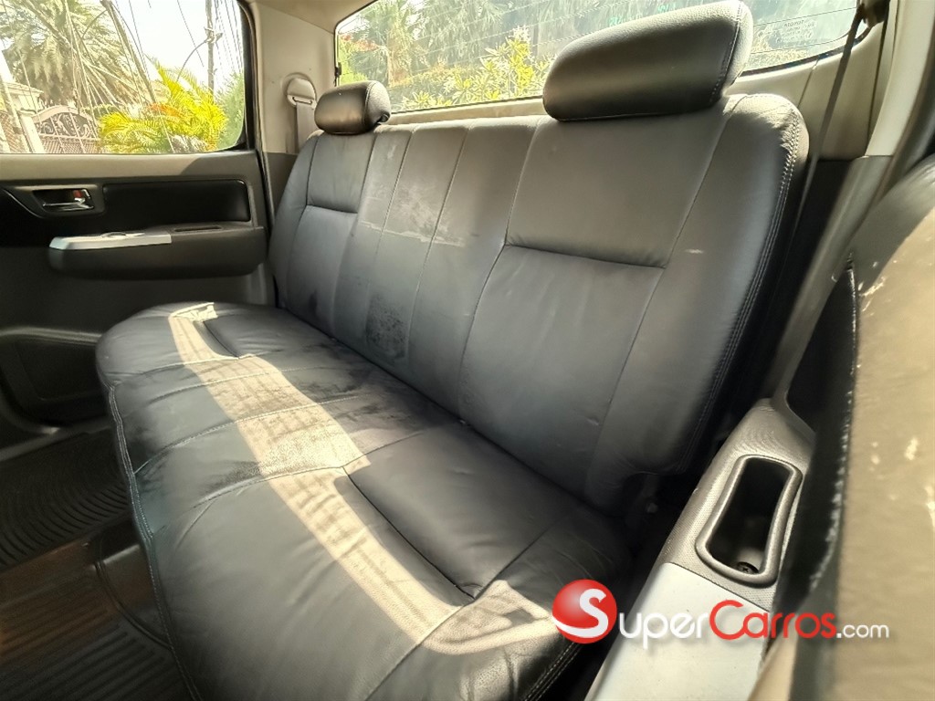 2015 Toyota Hilux SRV — foto 10 / 10