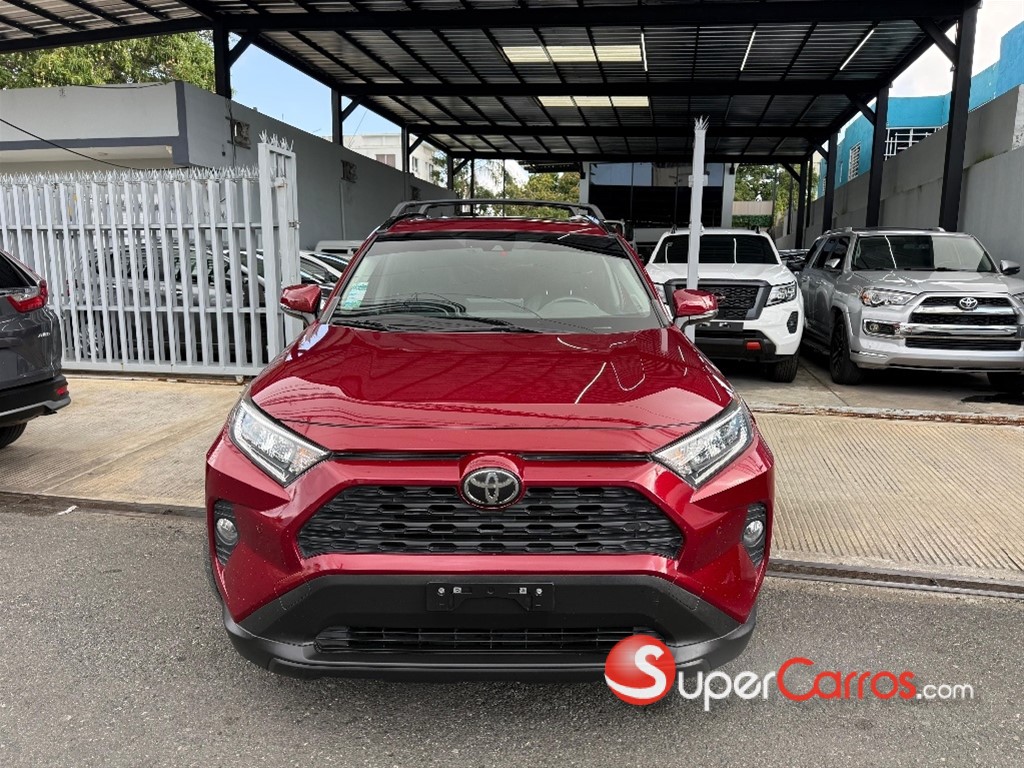 2020 Toyota RAV4 XLE Premium — foto 3 / 8