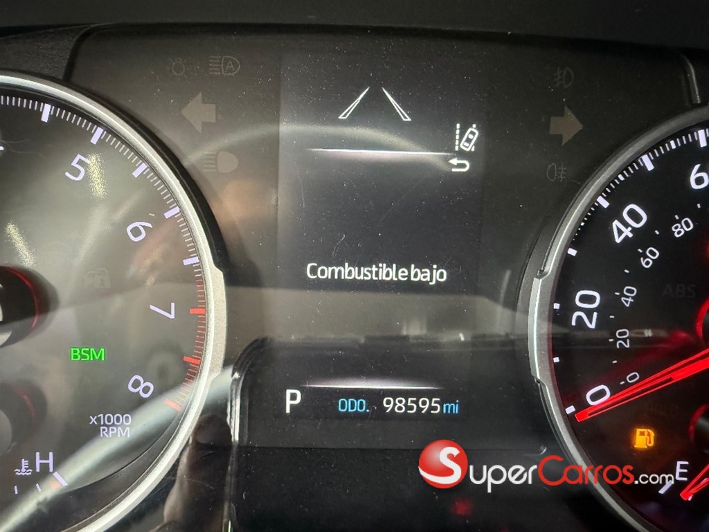 2020 Toyota RAV4 XLE Premium — foto 8 / 8