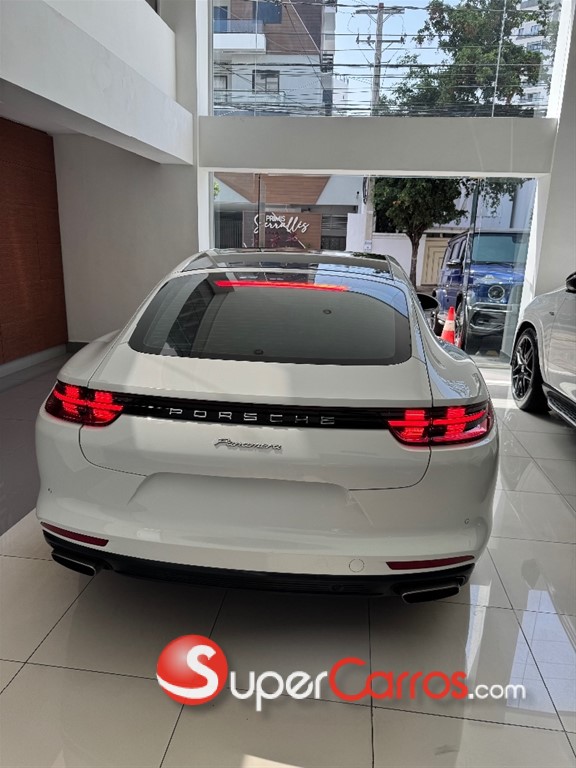 2018 Porsche Panamera — foto 5 / 12