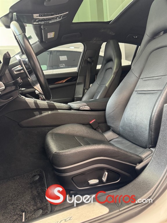 2018 Porsche Panamera — foto 8 / 12