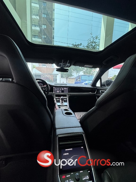 2018 Porsche Panamera — foto 11 / 12