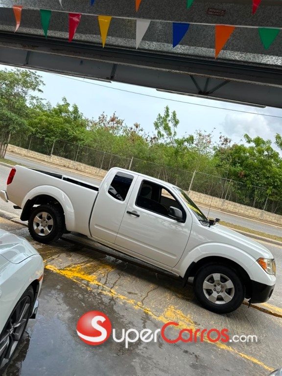 2017 Nissan Frontier — foto 2 / 8