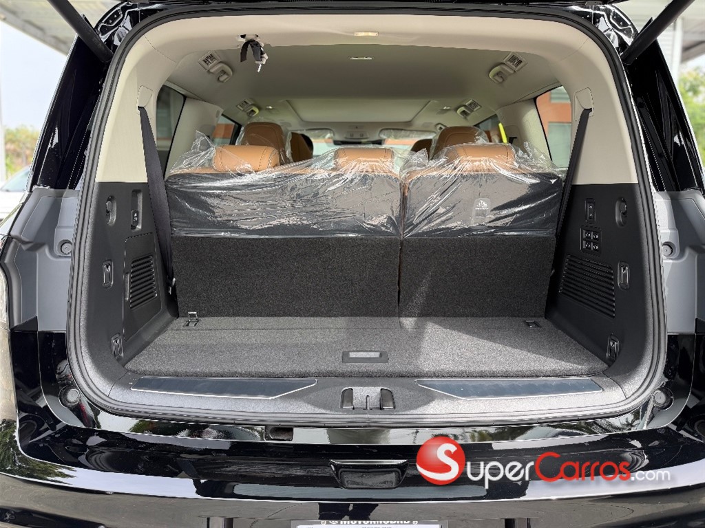 2027 Infiniti QX-80 — foto 11 / 11