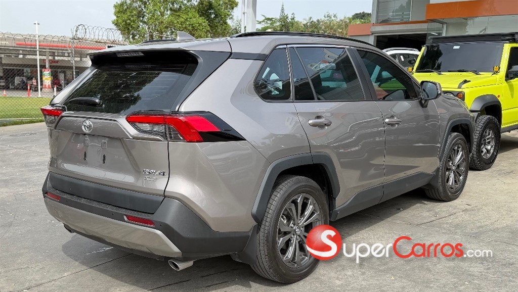 2024 Toyota RAV4 XLE — foto 5 / 10
