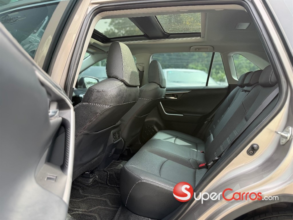 2024 Toyota RAV4 XLE — foto 9 / 10