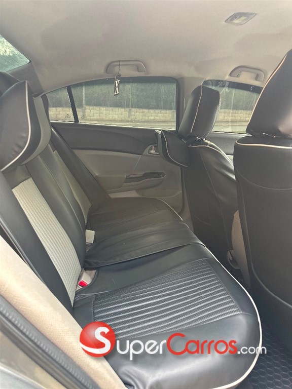 2012 Honda Civic LX — foto 4 / 8