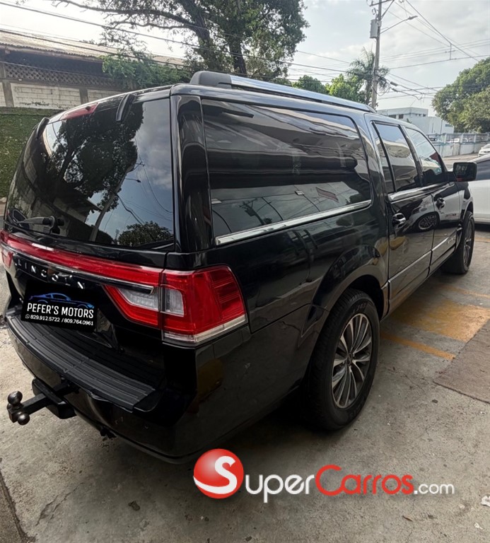 2017 Lincoln Navigator LONG — foto 3 / 10