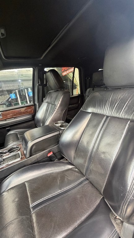 2017 Lincoln Navigator LONG — foto 6 / 10
