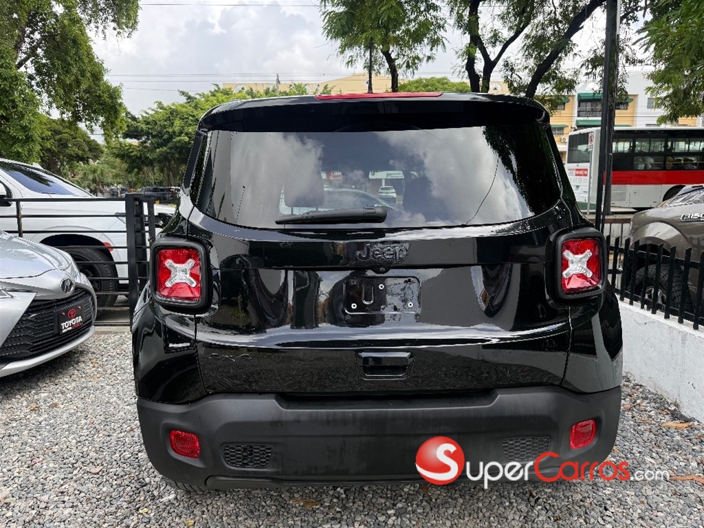 2020 Jeep Renegade Latitude — foto 5 / 11