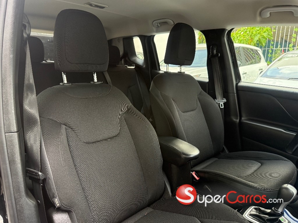 2020 Jeep Renegade Latitude — foto 7 / 11